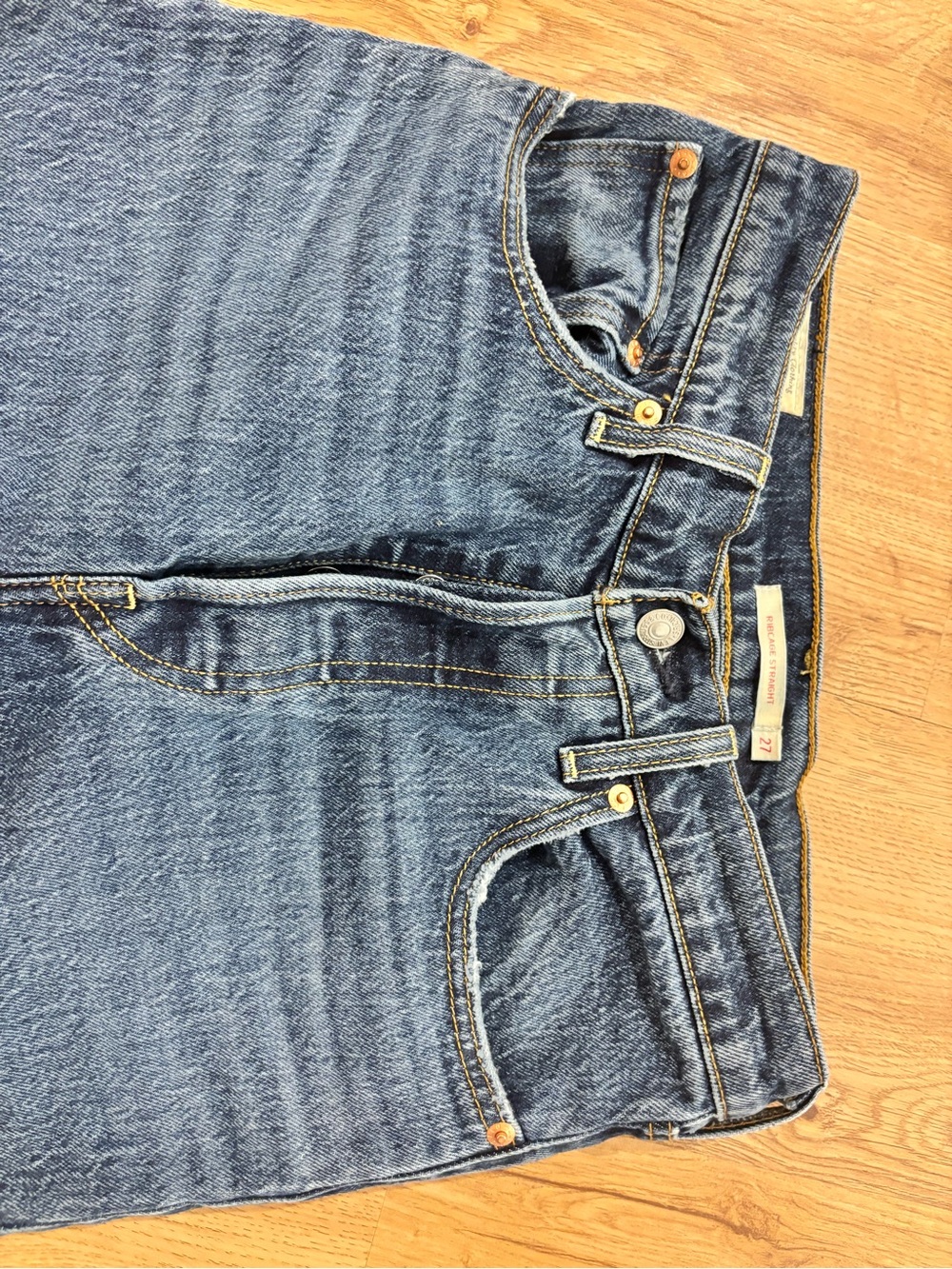 Levi’s Ribcage High Rise Blue Jeans - Picture 6 of 7
